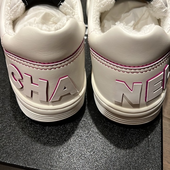 Chanel 21P white pink tennis logo sneakers 38 - Picture 3 of 9